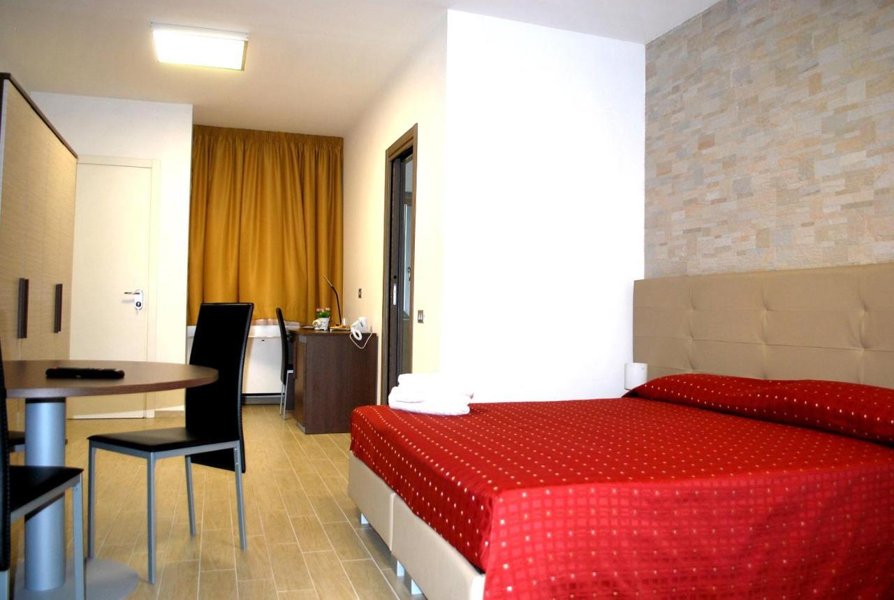 Hotel Piazza Dante Taranto Exteriér fotografie