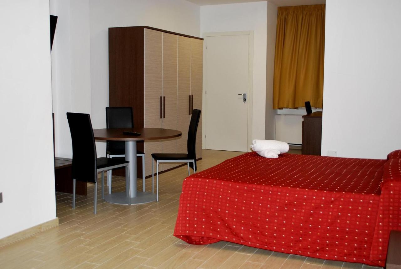 Hotel Piazza Dante Taranto Exteriér fotografie